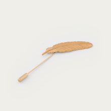 Ladda upp bild till gallerivisning, Kavajnål Fjäder | Guld