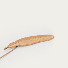 Ladda upp bild till gallerivisning, Kavajnål Fjäder | Guld