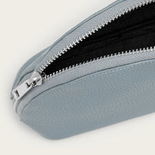 Ladda upp bild till gallerivisning, Liten sminkväska | Gråblått läder