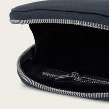 Ladda upp bild till gallerivisning, Liten sminkväska | Mörkblått läder