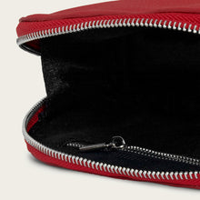 Ladda upp bild till gallerivisning, Liten sminkväska | Rött läder