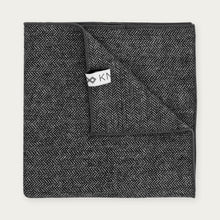 Ladda upp bild till gallerivisning, Bröstnäsduk i ull | Gråmönstrad