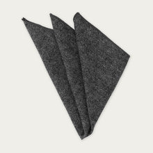 Ladda upp bild till gallerivisning, Bröstnäsduk i ull | Gråmönstrad