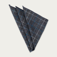 Ladda upp bild till gallerivisning, Bröstnäsduk i ull | Blårutig