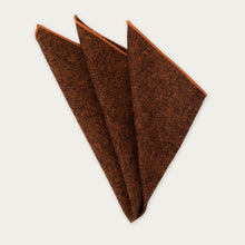 Ladda upp bild till gallerivisning, Bröstnäsduk i ull | Tegelröd