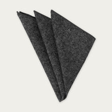 Ladda upp bild till gallerivisning, Bröstnäsduk i ull | Mörkgrå