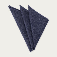 Ladda upp bild till gallerivisning, Bröstnäsduk i ull | Blåmönstrad