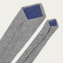 Ladda upp bild till gallerivisning, Komboset | Slips & näsduk i ull | Ljusgrå