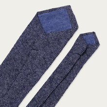 Ladda upp bild till gallerivisning, Komboset | Slips & näsduk i ull | Blåmönstrad