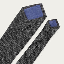 Ladda upp bild till gallerivisning, Komboset | Slips & näsduk i ull | Gråmönstrad