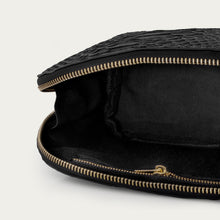 Ladda upp bild till gallerivisning, Liten sminkväska | Svart ormskinn