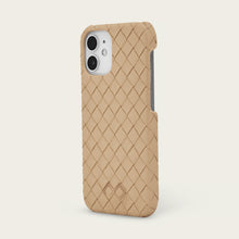 Ladda upp bild till gallerivisning, iPhone mobilskal | Ljusbeige flätat läder