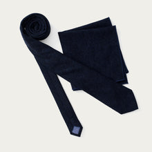 Ladda upp bild till gallerivisning, Komboset | Slips &amp; näsduk i ull | Mörkblå
